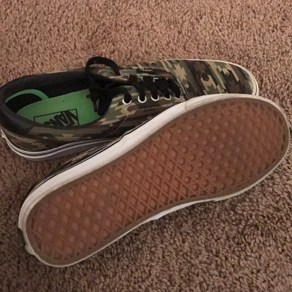 Camo vans - Picture 3 of 3
